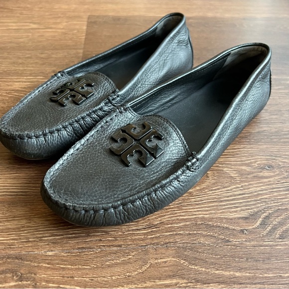 Tory Burch Black Lowell 2 Driver Tumbled Loafer Flats - Picture 2 of 13